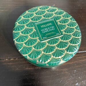 VOLUSPA Noble Fir Garland Boxed Candle, 12 oz, Coconut Wax Blend Winter Holiday